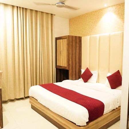 Hotel Malhotra Inn 50 Meter From Golden Temple Αμριτσάρ Εξωτερικό φωτογραφία