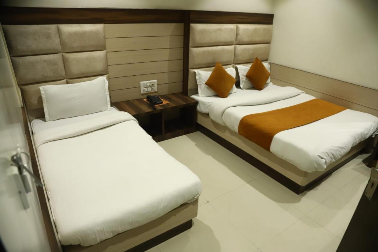 Hotel Malhotra Inn 50 Meter From Golden Temple Αμριτσάρ Εξωτερικό φωτογραφία