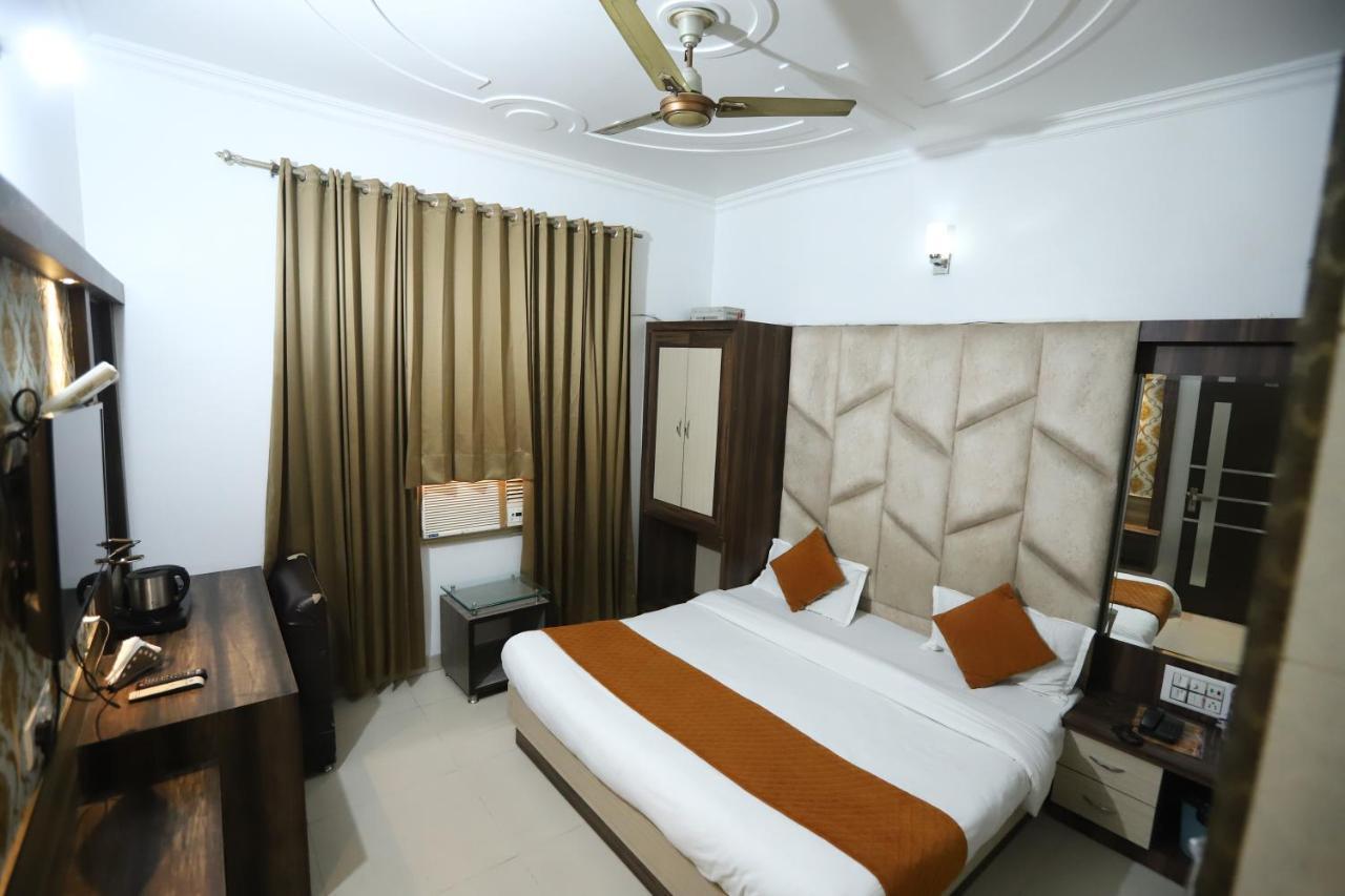Hotel Malhotra Inn 50 Meter From Golden Temple Αμριτσάρ Εξωτερικό φωτογραφία