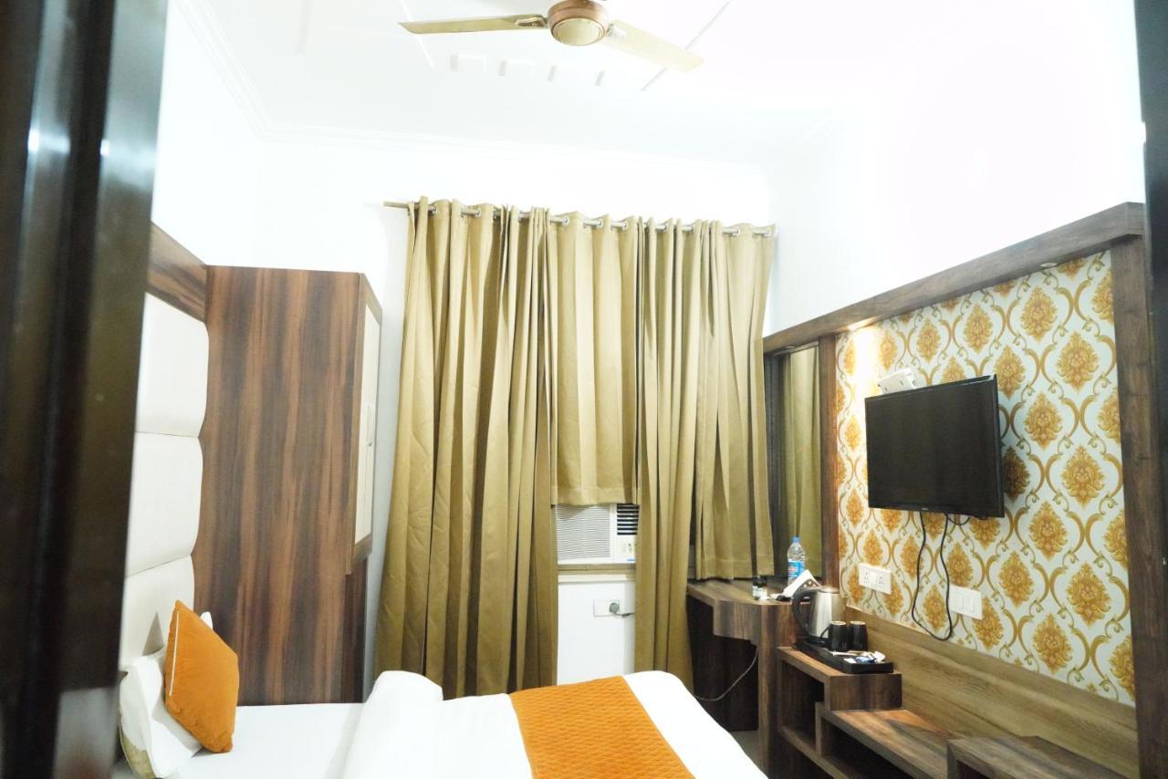 Hotel Malhotra Inn 50 Meter From Golden Temple Αμριτσάρ Εξωτερικό φωτογραφία