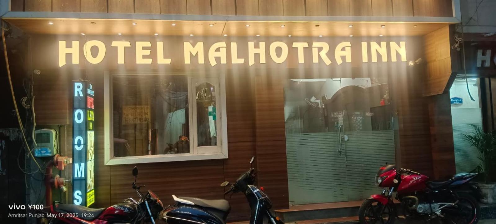 Hotel Malhotra Inn 50 Meter From Golden Temple Αμριτσάρ Εξωτερικό φωτογραφία